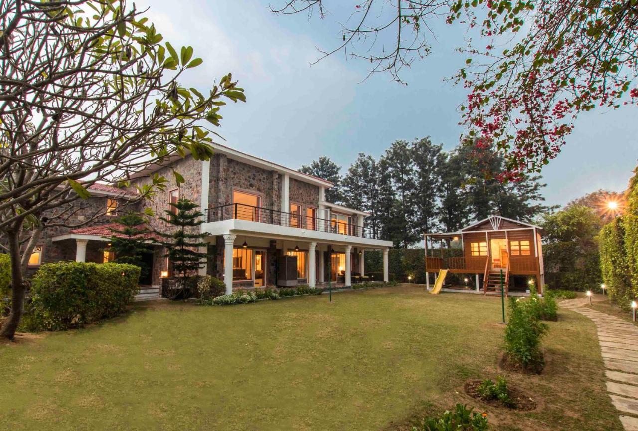 Stayvista At The Banyan Abode With Pool Table, Pet Friendly & Outdoor Pool Manesar Dış mekan fotoğraf