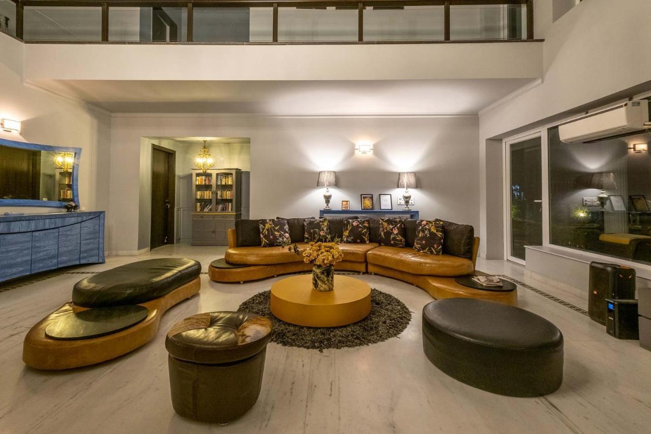 Stayvista At The Banyan Abode With Pool Table, Pet Friendly & Outdoor Pool Manesar Dış mekan fotoğraf