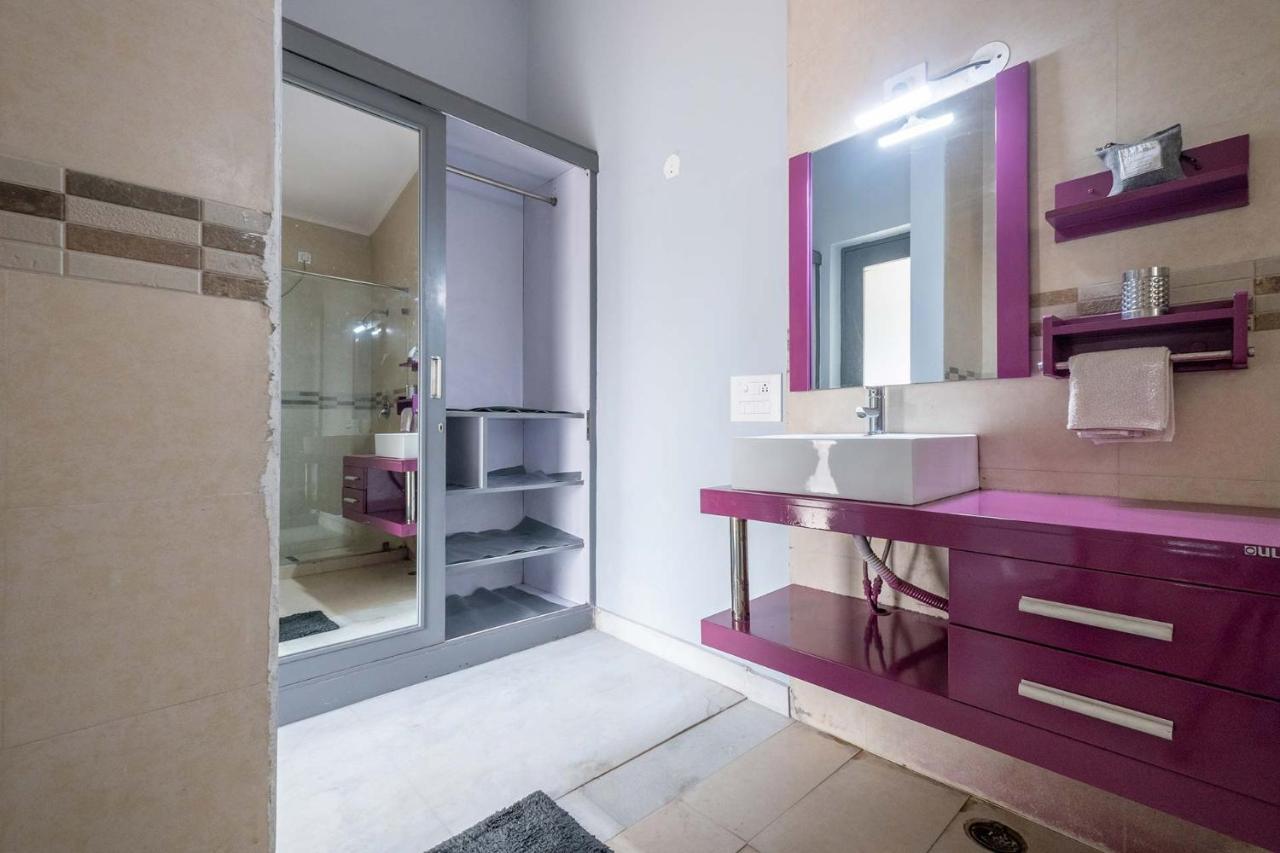 Stayvista At The Banyan Abode With Pool Table, Pet Friendly & Outdoor Pool Manesar Dış mekan fotoğraf