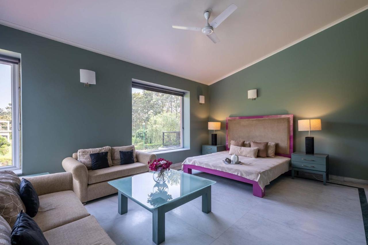 Stayvista At The Banyan Abode With Pool Table, Pet Friendly & Outdoor Pool Manesar Dış mekan fotoğraf