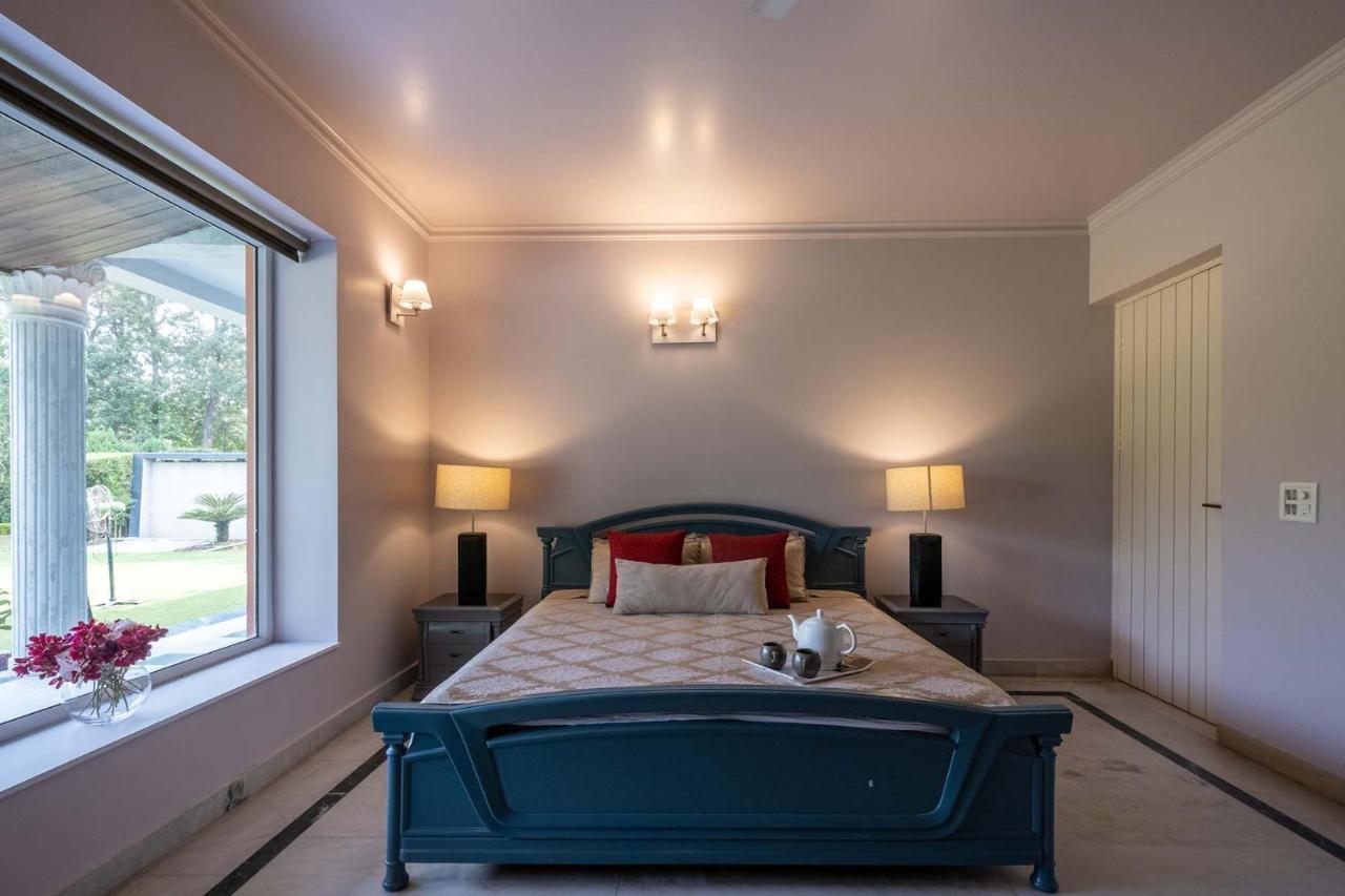 Stayvista At The Banyan Abode With Pool Table, Pet Friendly & Outdoor Pool Manesar Dış mekan fotoğraf