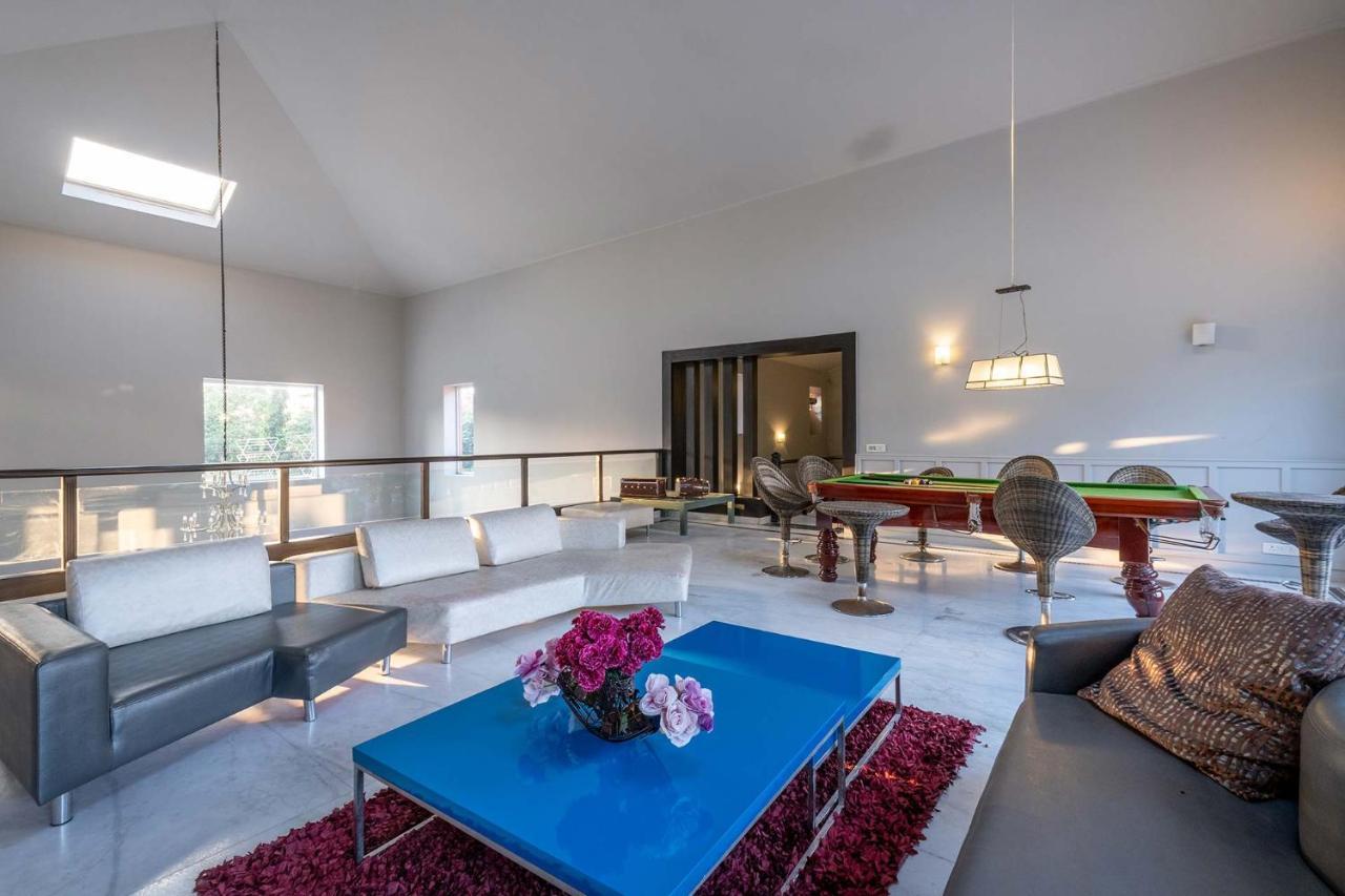 Stayvista At The Banyan Abode With Pool Table, Pet Friendly & Outdoor Pool Manesar Dış mekan fotoğraf