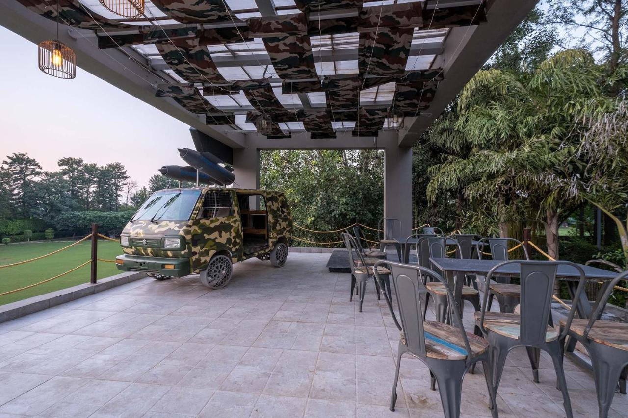 Stayvista At The Banyan Abode With Pool Table, Pet Friendly & Outdoor Pool Manesar Dış mekan fotoğraf